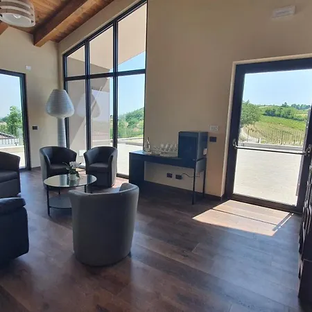 Orizzonti Vigneti Repetto ゲストハウス