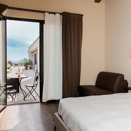 Orizzonti Vigneti Repetto 3*