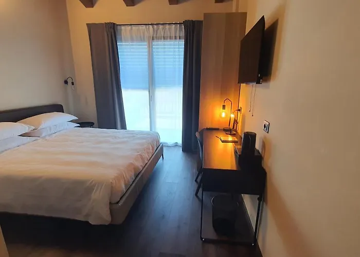 Orizzonti Vigneti Repetto Πανσιόν